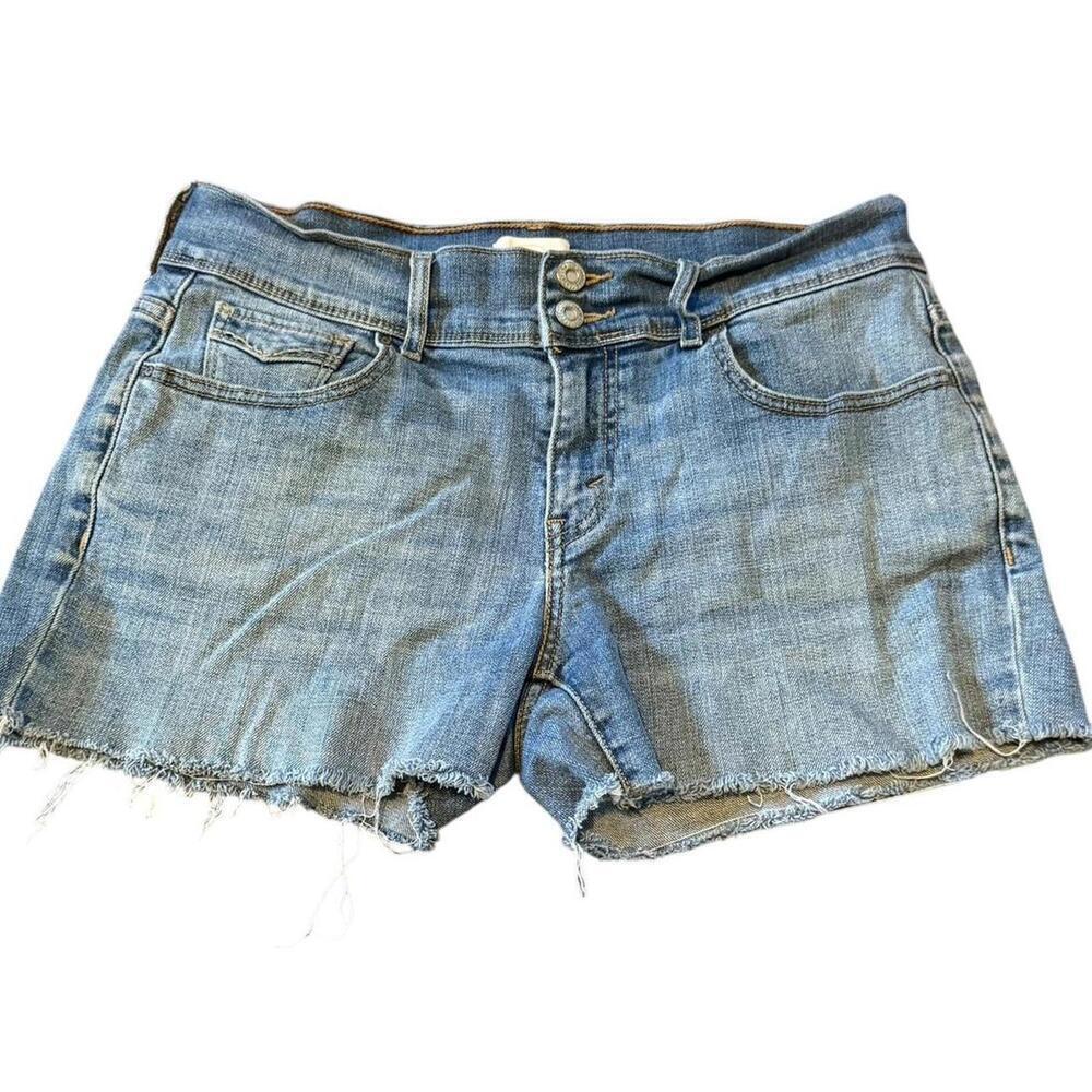 Levi's blue denim shorts #denimshorts